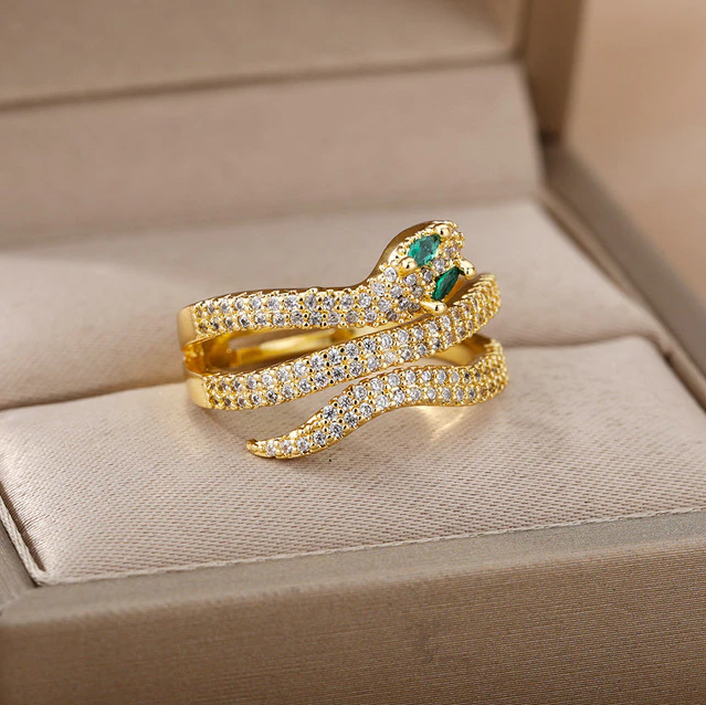 Emerald Long-Tailed Gold Serpent Ring